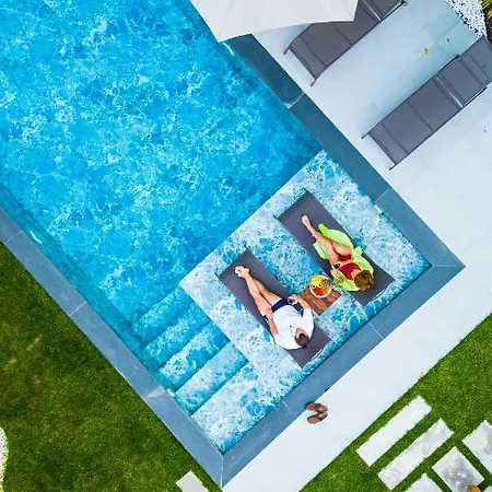 Terra House Вилла *