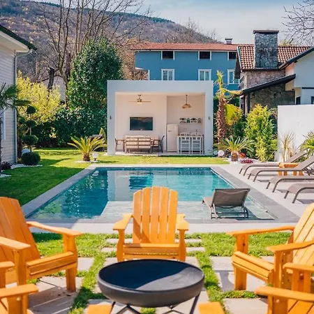 Вилла Terra House Сапанча