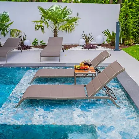 Villa Terra House *
