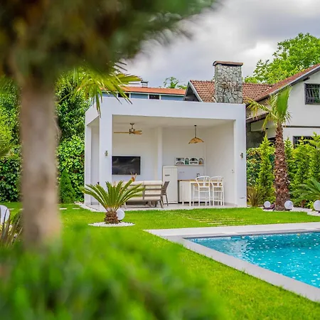 Terra House Вилла Сапанча